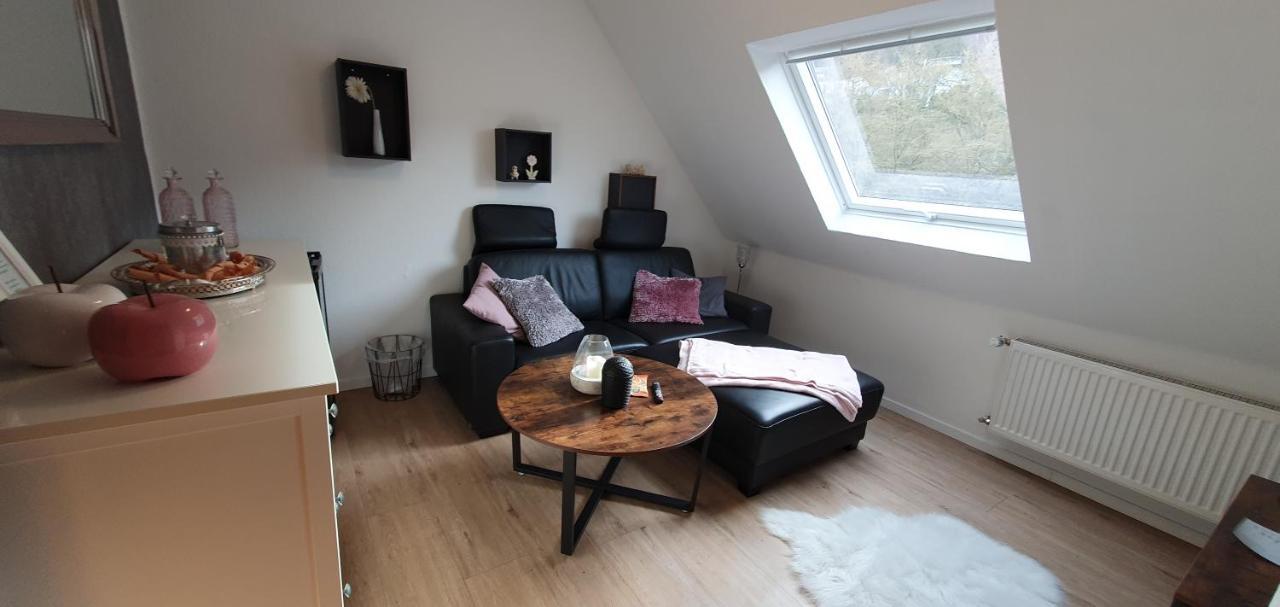 Gaestehaus Burgberg, Weinhaus Fries Kattenes Eksteriør billede