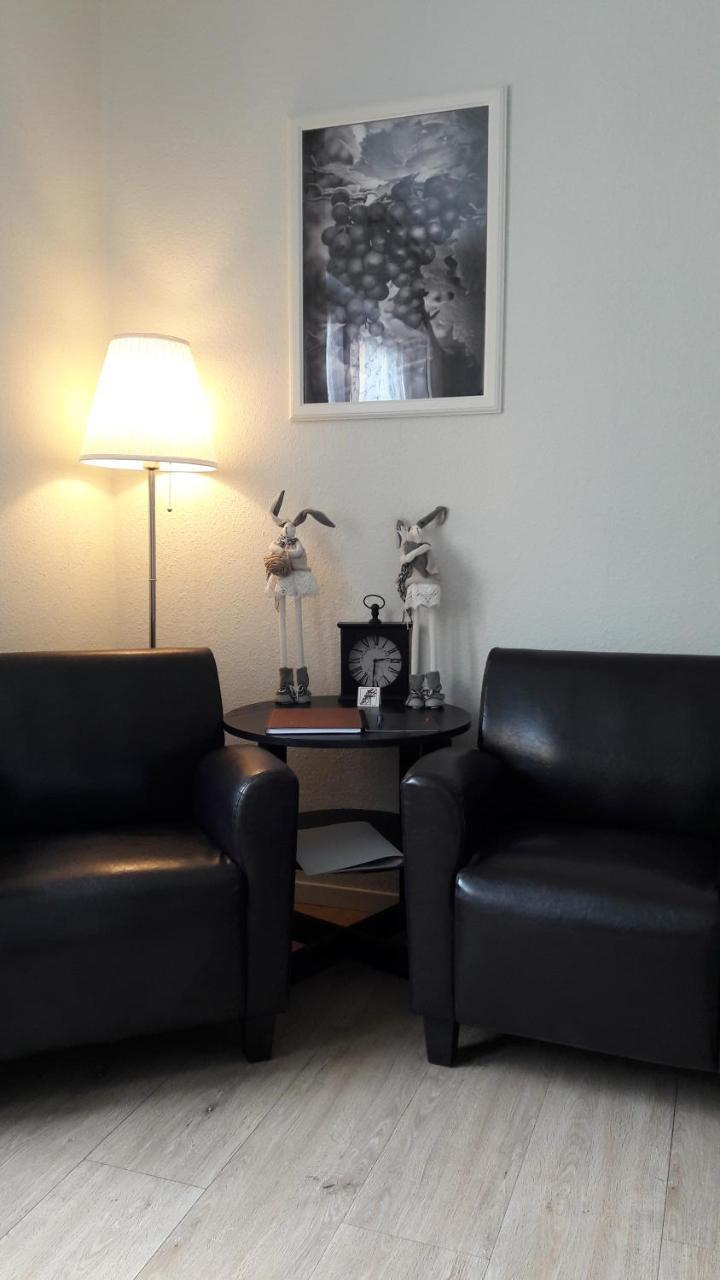 Gaestehaus Burgberg, Weinhaus Fries Kattenes Eksteriør billede