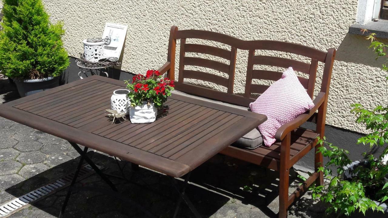 Gaestehaus Burgberg, Weinhaus Fries Kattenes Eksteriør billede